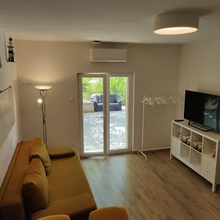 Apartman-studio, Salamunic, Pelinje, 公寓