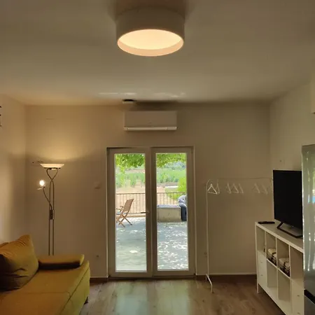 Apartman-studio, Salamunic, Pelinje,
