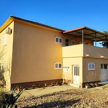 Apartman-studio, Salamunic, Pelinje,